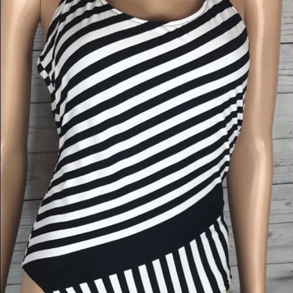 Zara accessories black &white striped one piece - Picture 2 of 3